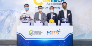 HKSTP CEO Albert Wong (second right);  CIC executive director Albert Cheng (second left); James Lee, CITAC board member of CIC (left); and, Eugene Hsia, chief corporate development officer, HKSP (right) at the kick-off ceremony launching the Contech Accelerator programme.