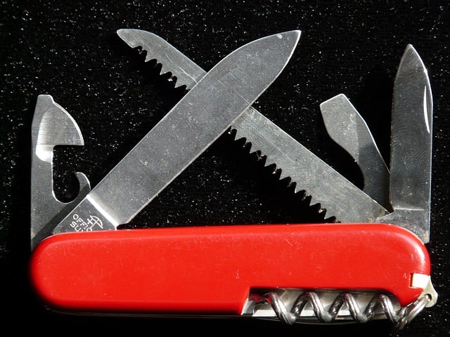 source: https://pixabay.com/photos/pocket-knife-knife-sharp-to-cut-6551/