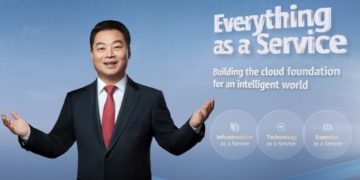 Zhang Ping'an,  CEO of Huawei Cloud, outlined the company's "Go Cloud, Go Global" ecosystem plan.