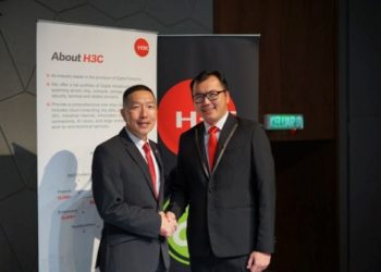 (L-R) Rockies Ma, managing director of H3C Malaysia, and Kevin Kuak, executive director of Fortesys