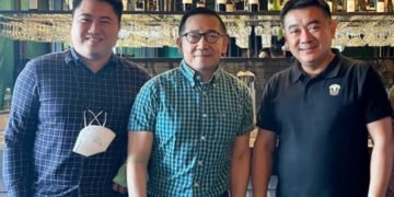 From left to right: Michael Adam Ayson, relationship manager of PLDT Enterprise; Jerry Dy, retail industry consultant of PLDT Enterprise; Jackson Go, president/CEO/managing director of Vikings Group