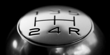 Photo by Pixabay: https://www.pexels.com/photo/close-up-photo-of-stainless-shift-knob-248539/