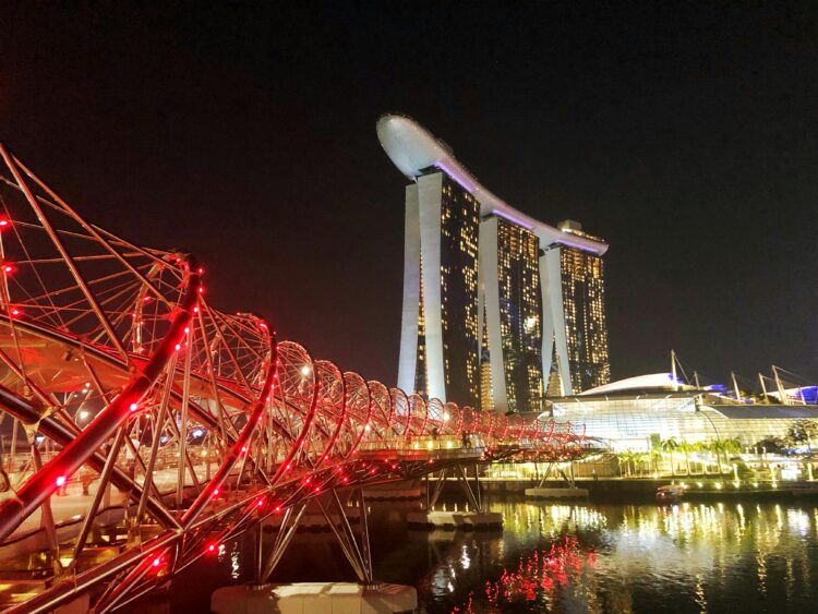 Photo by sungmu heo: https://www.pexels.com/photo/photo-of-marina-bay-sands-building-complex-in-singapore-at-night-2689554/