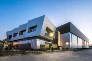 Equinix SY4 in Sydney, Australia (Image from https://blog.equinix.com/blog/2017/07/12/4-things-you-need-to-know-about-equinix-in-australia/)