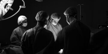 Photo by Jonathan Borba: https://www.pexels.com/photo/doctors-performing-a-surgery-in-the-operating-room-13697925/