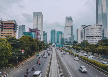 Photo by Alifia Harina: https://www.pexels.com/photo/wide-angle-photography-of-vehicles-traveling-on-road-2893670/