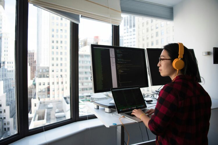 Photo by Christina Morillo: https://www.pexels.com/photo/woman-sitting-while-operating-macbook-pro-1181676/