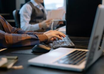 Photo by cottonbro studio: https://www.pexels.com/photo/men-sitting-at-the-desks-in-an-office-and-using-computers-6803551/