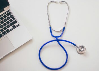 Photo by Negative Space: https://www.pexels.com/photo/computer-desk-laptop-stethoscope-48604/