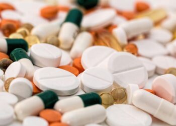 Photo by Pixabay: https://www.pexels.com/photo/close-up-photo-of-medicinal-drugs-159211/
