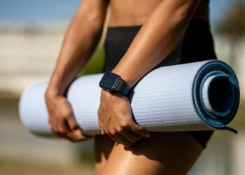 Photo by Ketut Subiyanto: https://www.pexels.com/photo/a-person-in-black-shorts-wearing-apple-watch-4908554/