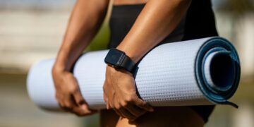 Photo by Ketut Subiyanto: https://www.pexels.com/photo/a-person-in-black-shorts-wearing-apple-watch-4908554/