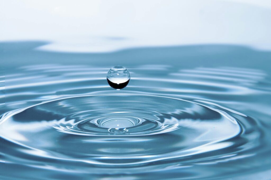 Photo by Pixabay: https://www.pexels.com/photo/water-drop-40784/