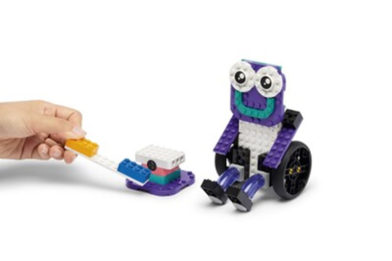 LEGO Education unveils hands-on computer science & AI learning solution ...