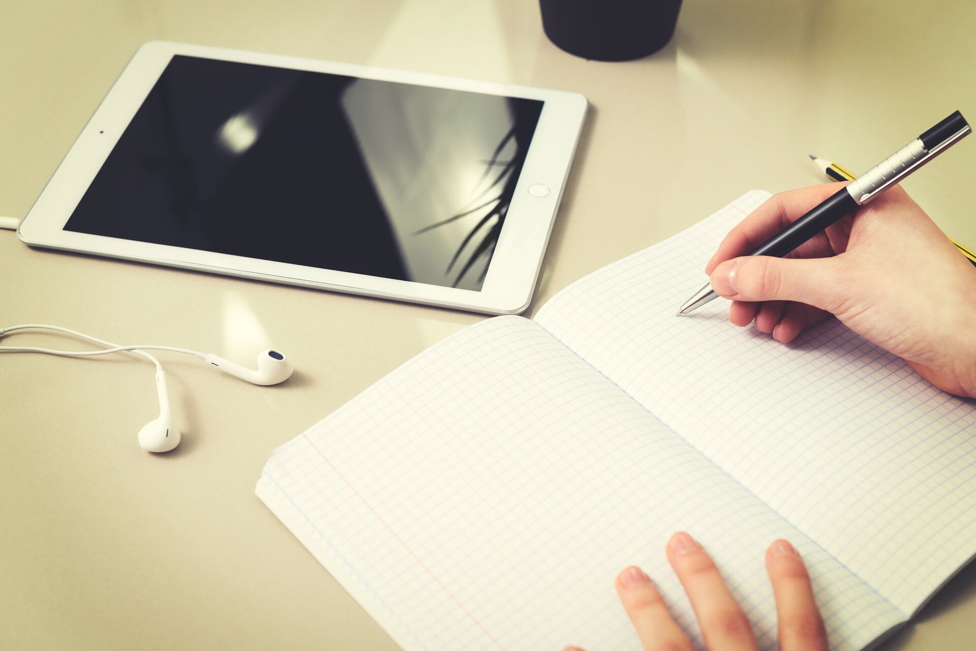 Photo by AS Photography: https://www.pexels.com/photo/silver-ipad-on-table-946250/