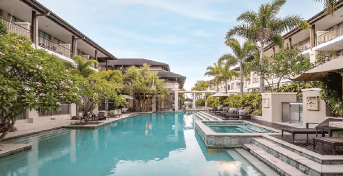 https://assets.minorhotels.com/image/upload/q_auto,f_auto,c_limit,w_1045/media/minor/mhg/images/rebrand/homepage/carousel/slider_oaks.jpg
