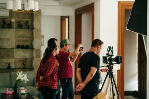 Photo by Kudung Setiawan: https://www.pexels.com/photo/crew-during-photo-shoot-19102538/